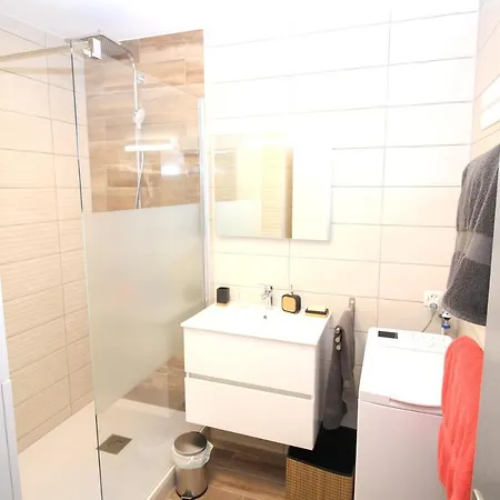 D'une A Sur Mer A 500 M De La Plage Avec Vue Sur La Mer Piscine Partagee Et Jardin Amenage Apartment Villers-sur-Mer