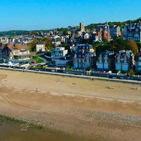 D'une A Sur Mer A 500 M De La Plage Avec Vue Sur La Mer Piscine Partagee Et Jardin Amenage Lägenhet