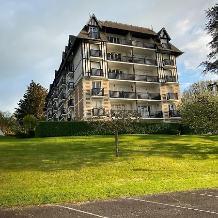 Lägenhet D'une A Sur Mer A 500 M De La Plage Avec Vue Sur La Mer Piscine Partagee Et Jardin Amenage Villers-sur-Mer